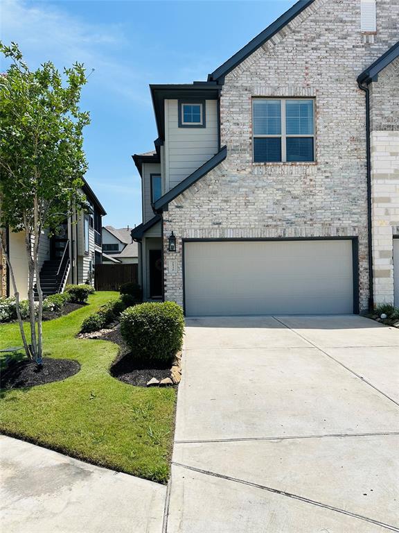 property at 2530 Manor Valley Ct