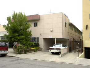 6552 La Mirada Ave in Los Angeles, CA - Building Photo - Building Photo