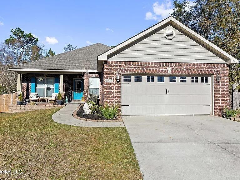 13271 Meadowland Court in Gulfport, MS - Building Photo