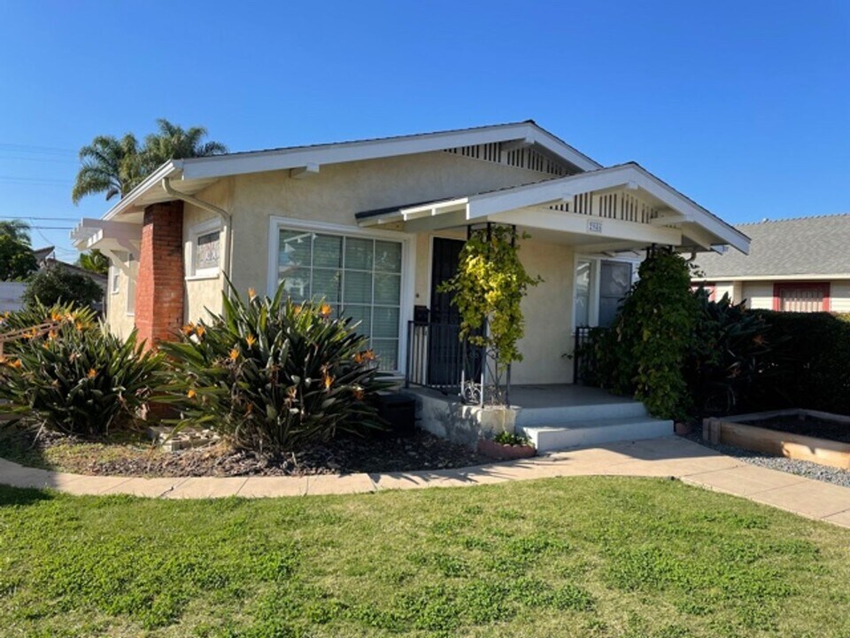 2946 Granada Ave in San Diego, CA - Building Photo