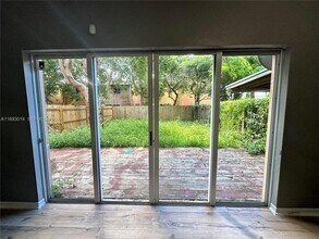 687 SW 10th St in Homestead, FL - Building Photo - Building Photo