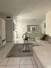 5033 NW 7th St in Miami, FL - Building Photo - Building Photo