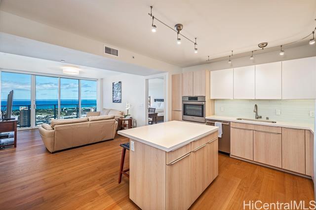 888 Kapiolani Blvd in Honolulu, HI - Building Photo - Building Photo