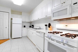 320 23rd St S in Arlington, VA - Building Photo - Building Photo