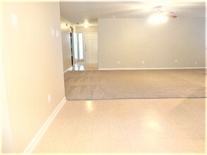 2207 Shady Pine Dr in Conroe, TX - Building Photo - Building Photo