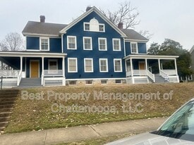 209 Barnhardt Cir in Fort Oglethorpe, GA - Building Photo
