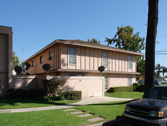 7191 Maple St in Westminster, CA - Building Photo - Building Photo