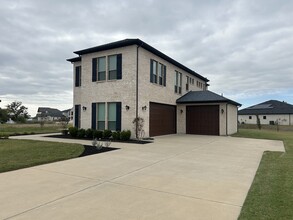 1801 Canal Ct in Heath, TX - Foto de edificio - Building Photo