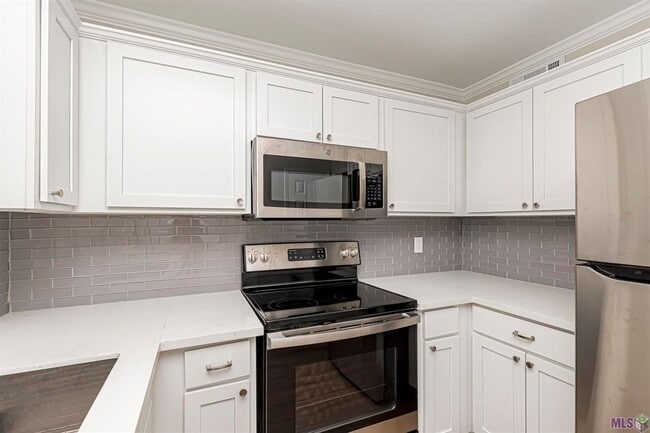 9506 Jefferson Hwy in Baton Rouge, LA - Building Photo - Building Photo