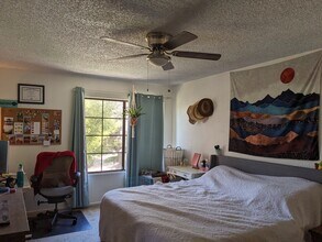 925 N College Ave, Unit D213 in Tempe, AZ - Building Photo - Building Photo