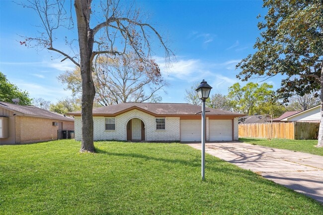 property at 5375 Little John Ln