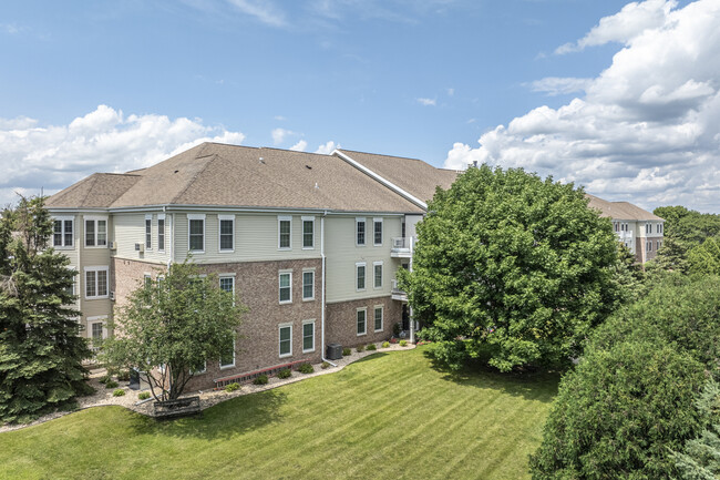 Rosewood Apartments in Stoughton, WI - Foto de edificio - Building Photo