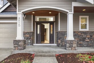 2416 35th Ave NE in Issaquah, WA - Building Photo - Building Photo