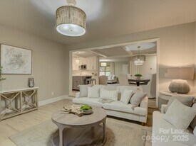 2016 Wedgedale Dr in Charlotte, NC - Building Photo