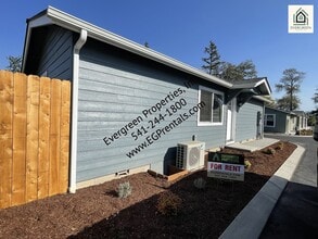 1841 Hubbard Ln in Grants Pass, OR - Building Photo - Building Photo