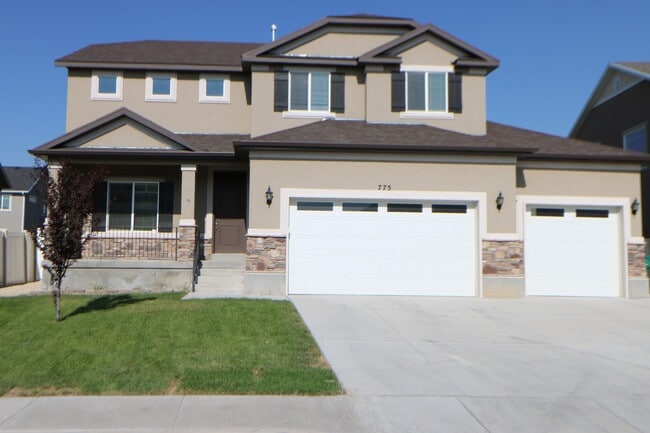 property at 775 S Willow Park Dr