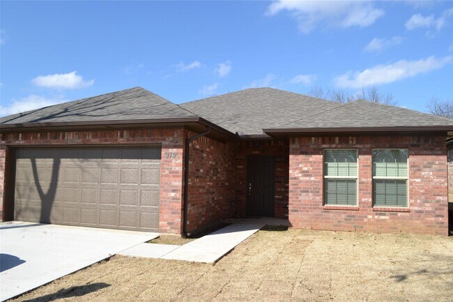 property at 919 W Chase St