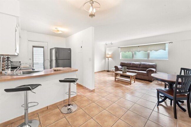 property at 1614 West Ave