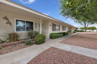 10547 W Coggins Dr in Sun City, AZ - Building Photo - Building Photo