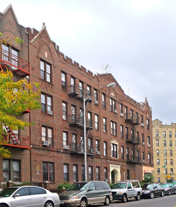 6413 24th Ave in Brooklyn, NY - Foto de edificio