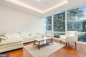 300 International Drive in Baltimore, MD - Building Photo - Building Photo