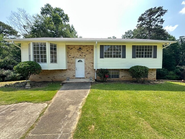 property at 1737 Magnolia St