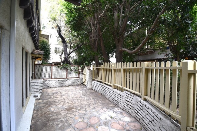 1008 Orange Grv Ave in Los Angeles, CA - Building Photo - Building Photo