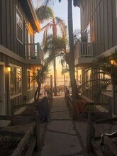 6599 Del Playa Dr in Goleta, CA - Foto de edificio - Building Photo