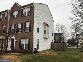 4244 La Mauricie Loop in Dumfries, VA - Building Photo