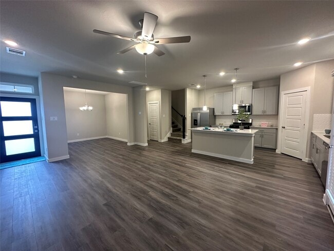 3110 Valley Peak Dr