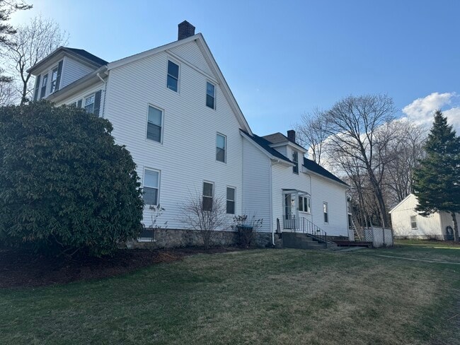 75 North St, Unit 2 in Shrewsbury, MA - Building Photo - Building Photo