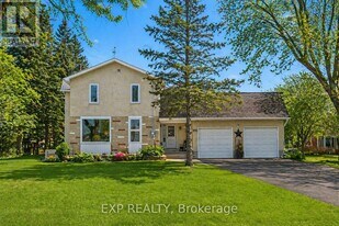 531 Rte 400 in Russell, ON - Building Photo