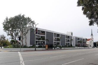Miracle Mile Terrace Apartments in Los Angeles, CA - Foto de edificio - Building Photo