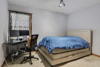1810 Vladimir Dr in Bloomington, IL - Building Photo - Building Photo