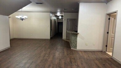 8216 Casa Verde Rd in Laredo, TX - Building Photo - Building Photo