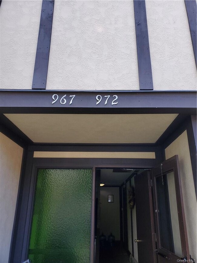 972 Sierra Vista Ln in Valley Cottage, NY - Building Photo - Building Photo