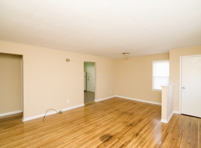 121 Bolton Dr in Jefferson City, MO - Building Photo - Building Photo