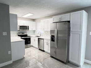 4696 Collier Rd in Greenacres, FL - Building Photo - Building Photo
