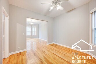 3528 W Palmer St, Unit 2 in Chicago, IL - Foto de edificio - Building Photo