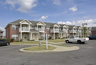 Ashland Lakes Apartment Homes in Memphis, TN - Building Photo - Building Photo