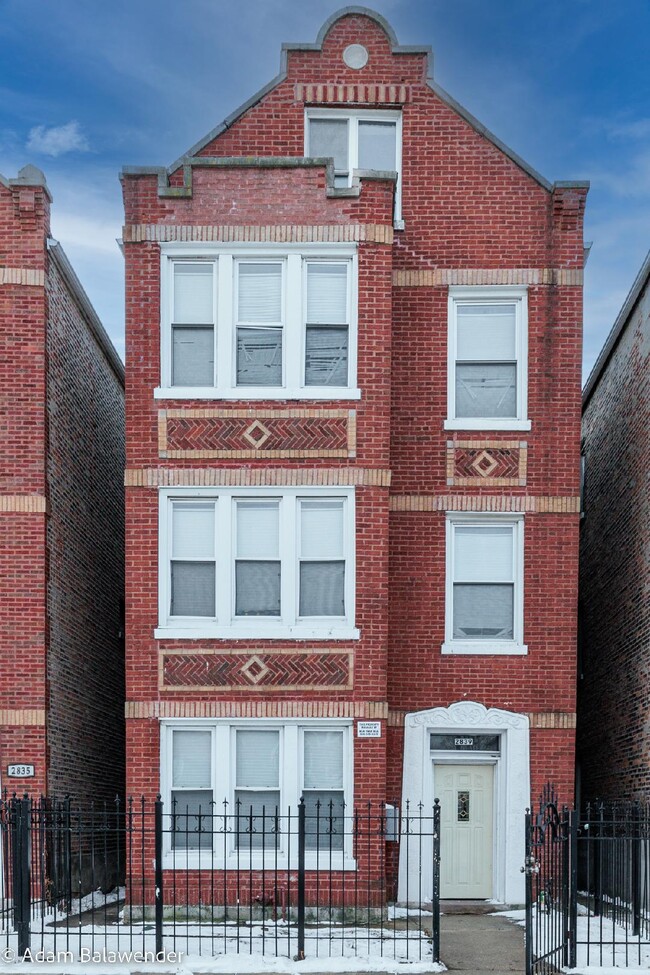 2839 W 40th St, Unit 2