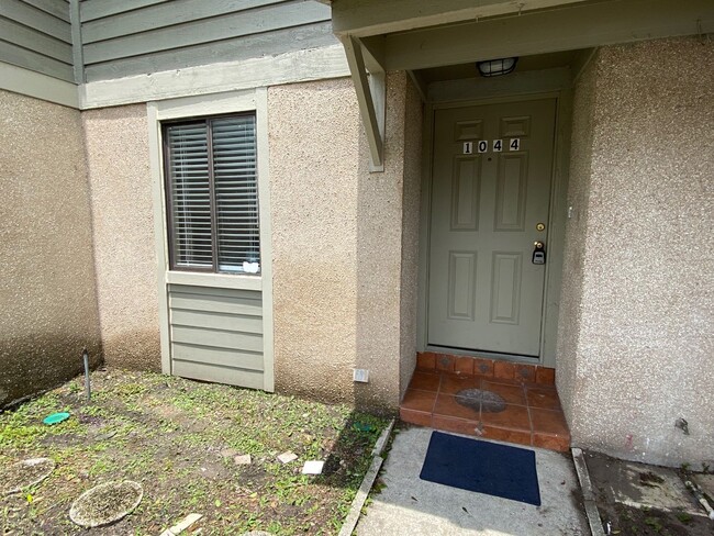 7701 Baymeadows Cir in Jacksonville, FL - Building Photo - Building Photo