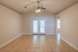 1106 High Meadow Dr in Tallahassee, FL - Building Photo - Building Photo