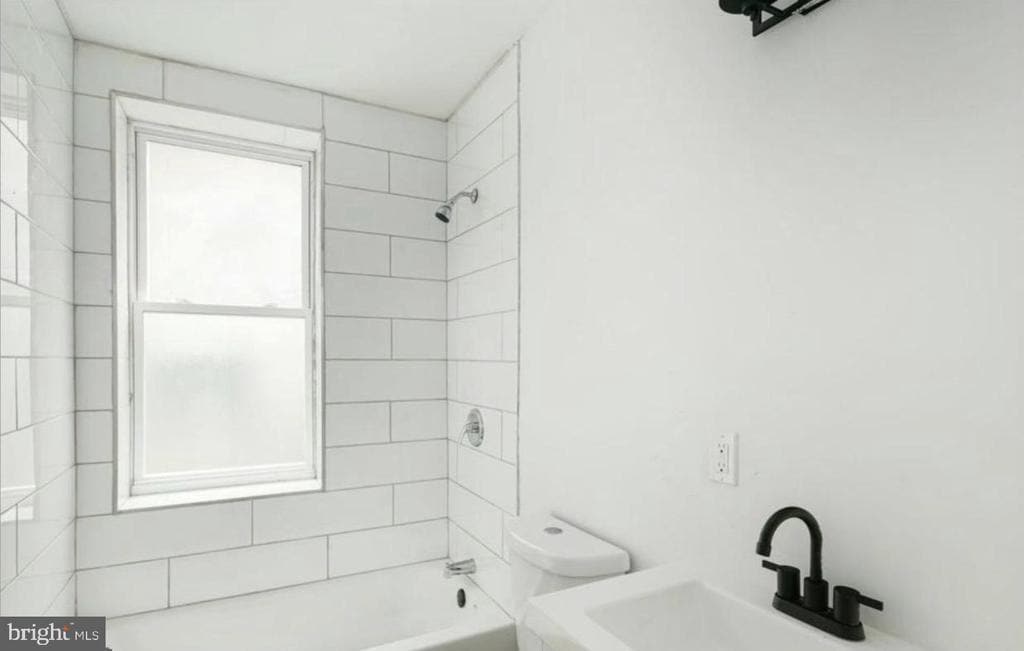 6145 Lansdowne Ave, Unit 1 in Philadelphia, PA - Foto de edificio