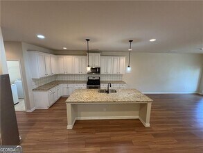 7843 Nolan Trail in Snellville, GA - Building Photo - Building Photo