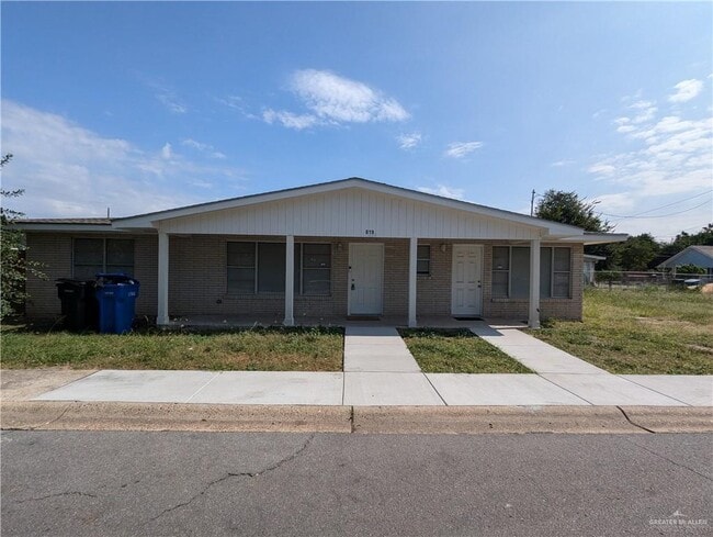 property at 821 S 16th St
