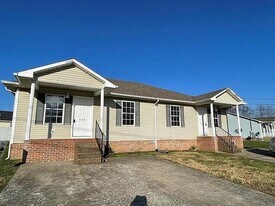 922 L C Ave in Hopkinsville, KY - Building Photo
