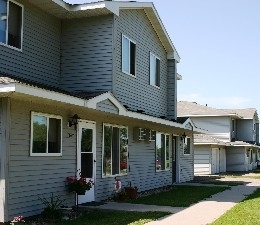 Northview Court Townhomes in Benson, MN - Foto de edificio