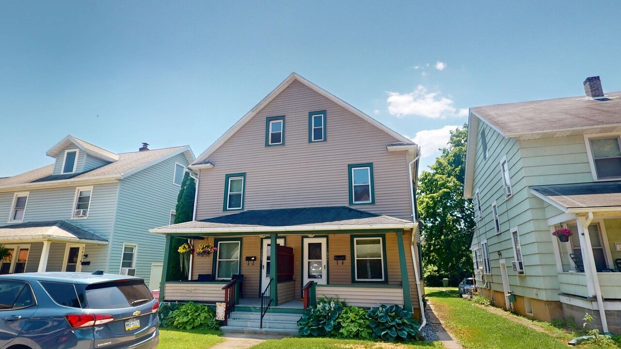 2609 Grand St in Williamsport, PA - Building Photo
