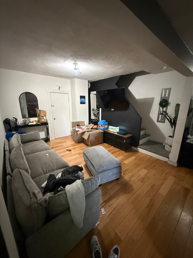 509 Medford St, Unit 2 in Somerville, MA - Building Photo - Building Photo